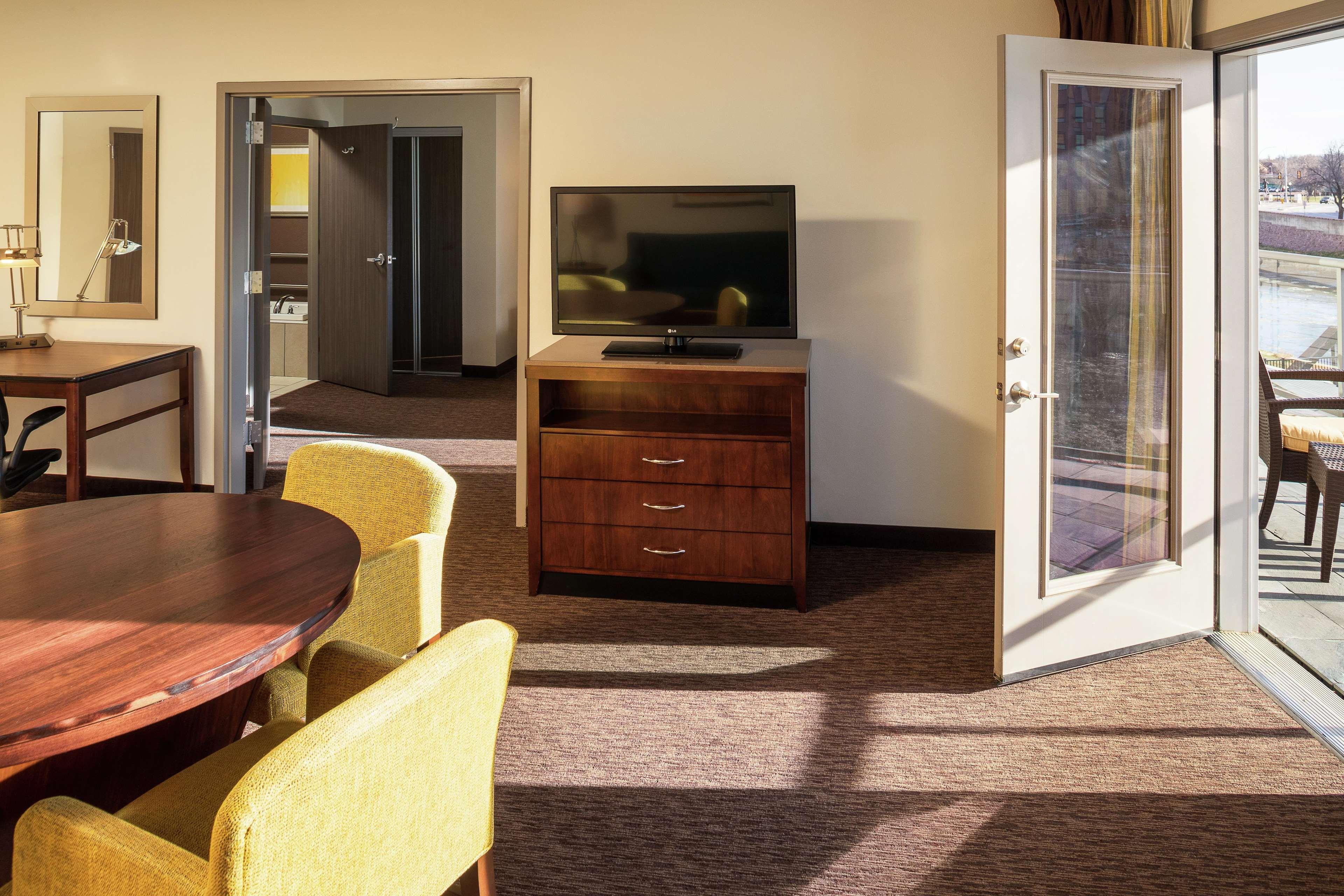 Hilton Garden Inn Sioux Falls Downtown Ngoại thất bức ảnh